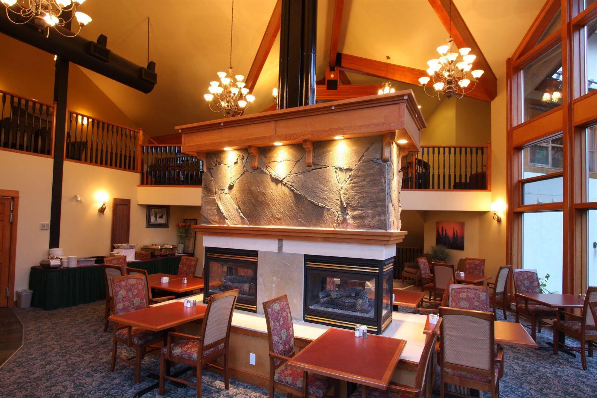 The Pinnacle Lodge Sun Peaks Luaran gambar